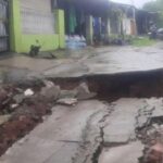 Hujan Deras Picu Longsor di Cikarang, 4 Rumah Warga Rusak Parah