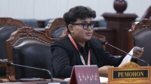 Mahasiswa Gugat UU LLAJ ke MK: Aturan Merokok Saat Berkendara Dinilai Berbahaya