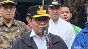 Gubernur DKI Jakarta Berduka Atas Warga yang Meninggal di Tengah Kemacetan Akibat Banjir Grogol