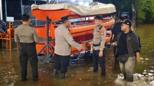 Banjir Kota Tangerang Meluas, 318 Warga Mengungsi, Polisi Siagakan 6 Posko