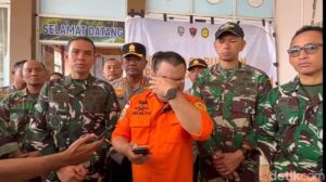 10 Korban Pesawat ATR Ditemukan di Pangkep, Tim SAR Menangis Haru dengan Sandi ‘Sapu Bersih’