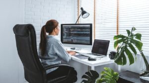 Jakarta Terapkan WFH untuk ASN dan Pegawai Swasta Akibat Cuaca Ekstrem