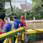Banjir Pela Mampang Berangsur Surut, Kapolres Jaksel: Ketinggian Kini 55 Cm
