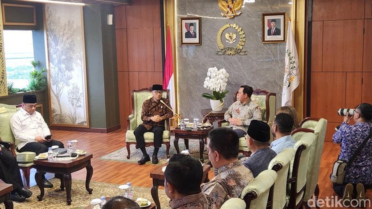 Menteri Yandri Susanto dan Ketua DPD Sultan Najamudin Bahas Desa dalam Kawasan Hutan
