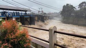 Bendung Katulampa Siaga 3 Akibat Hujan Deras di Puncak Bogor