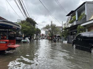 Banjir Melanda Harapan Baru 2 Bekasi, BPBD Kerahkan Perahu Karet Bantu Warga Terdampak