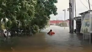 Banjir 2 Meter di Sukamekar Bekasi, 3.000 KK Terpaksa Mengungsi Akibat Luapan Kali CBL