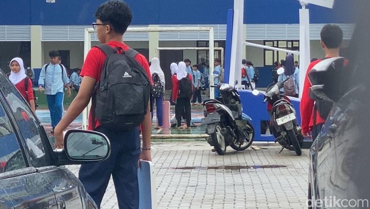 Meja-Kursi 17 Kelas SMPN 3 Depok Kurang, Pemkot Janji Segera Penuhi