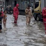 Banjir Meluas di Jakarta: 125 RT dan 16 Jalan Terendam, Ketinggian Air Capai 1,2 Meter