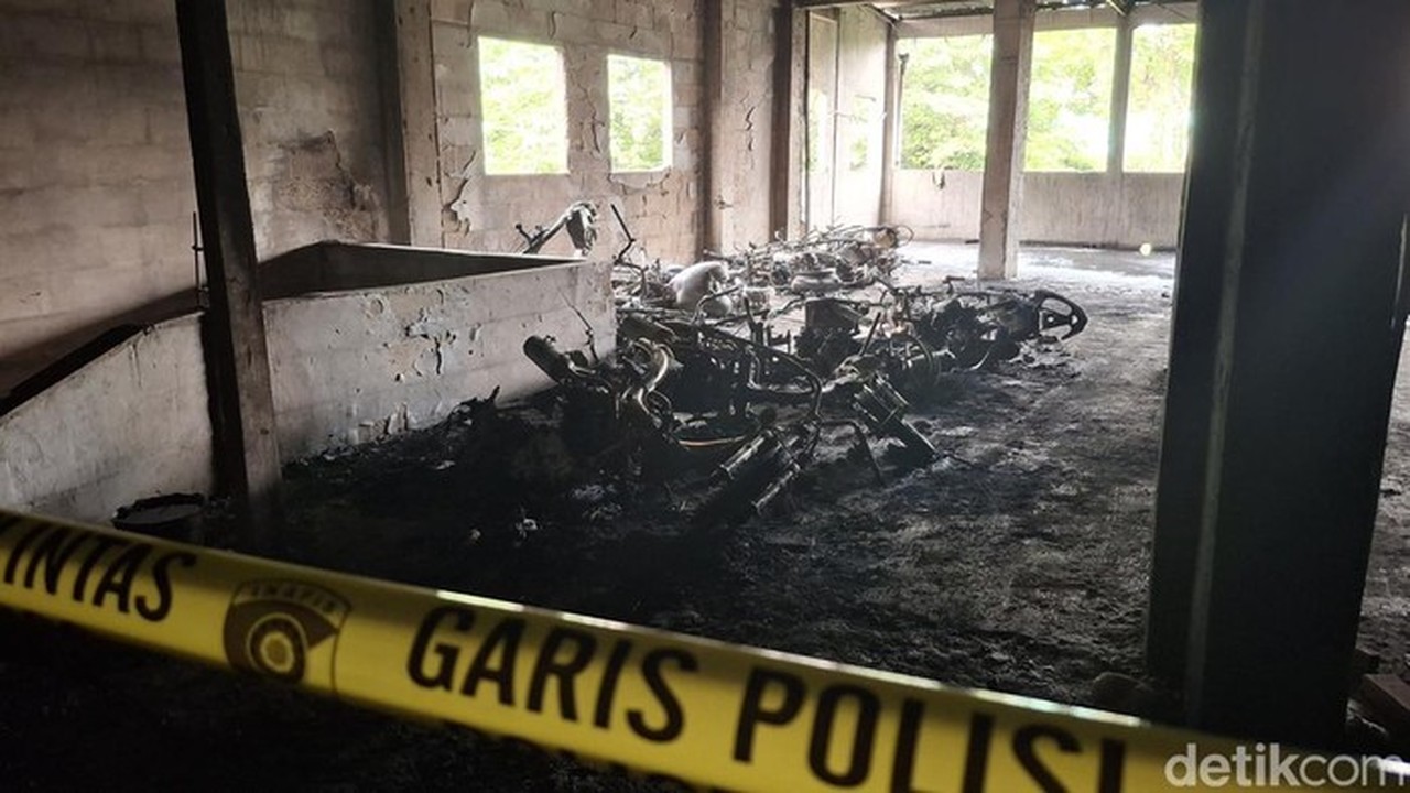 Alarm Motor Berbunyi Tiga Kali Sebelum 19 Motor Terbakar di Penitipan Stasiun Bogor Alarm Motor Berbunyi Tiga Kali Sebelum 19 Motor Terbakar di Penitipan Stasiun Bogor