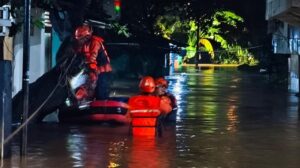 Banjir Jakarta Berangsur Surut, 81 RT dan 15 Jalan Masih Tergenang Malam Ini