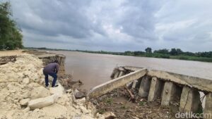 Proyek Tebing Sungai Rp 40 Miliar di Bojonegoro Ambruk Lagi, Pemda Koordinasi dengan Kontraktor