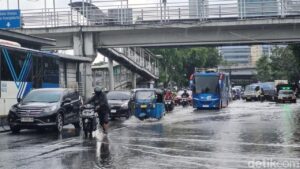 Jakarta Masih Terendam Banjir: 90 RT dan 9 Ruas Jalan Lumpuh Pagi Ini