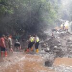 Banjir Bandang Terjang Wisata Guci Tegal, Kolam Hancur dan Tiga Jembatan Putus