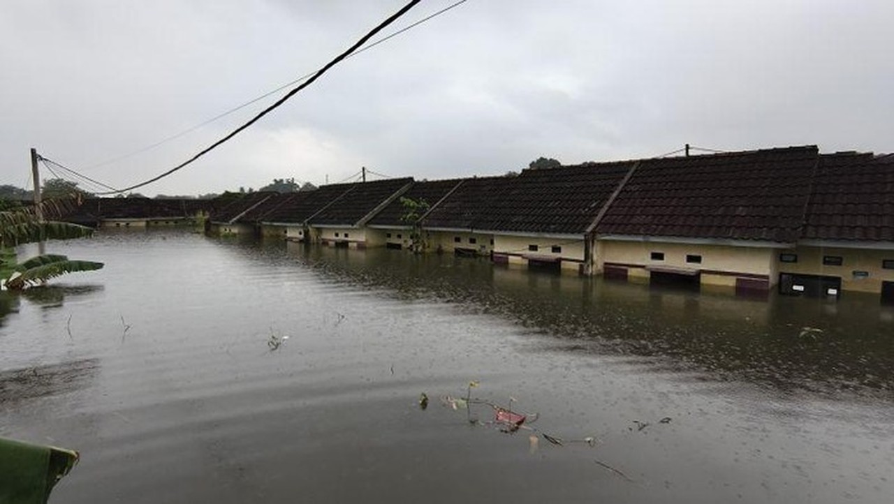 Banjir Tangerang Meluas ke 7 Kecamatan, 14.000 KK Terdampak Akibat Hujan Deras Banjir Tangerang Meluas ke 7 Kecamatan, 14.000 KK Terdampak Akibat Hujan Deras