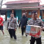 Kapolda Metro Jaya Salurkan Bantuan Kemanusiaan untuk Korban Banjir di Bekasi