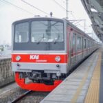 Kanopi Tersangkut Kabel LAA Ganggu Perjalanan KRL Solo-Jogja