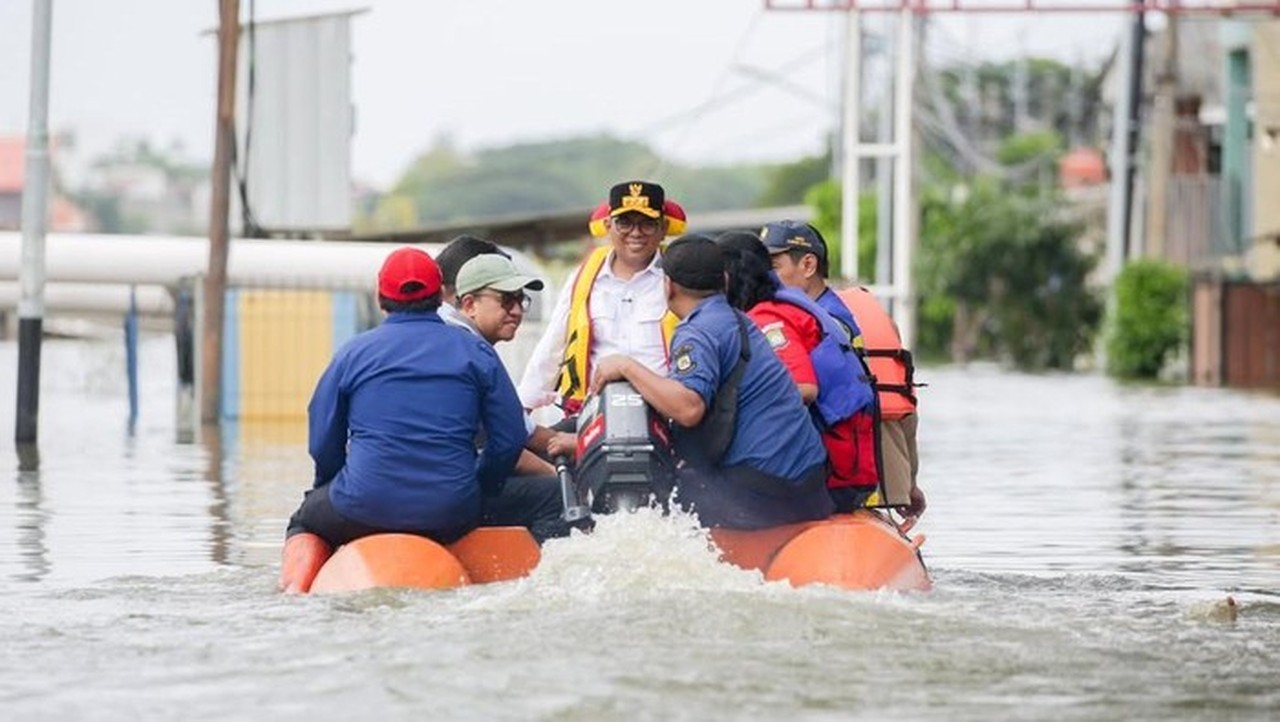 Gubernur Banten Tinjau Banjir Tangerang, Pastikan Penanganan Pengungsi Optimal