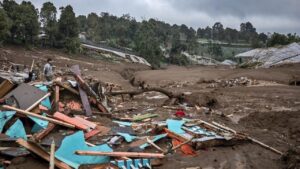 Longsor Cisarua: 10 Kantong Jenazah Ditemukan, 6 Teridentifikasi oleh Polda Jabar