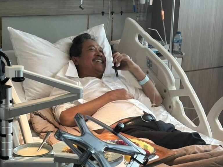 Menteri Trenggono Pingsan Akibat Kelelahan Usai Dampingi Presiden Prabowo, Terima Telepon Langsung