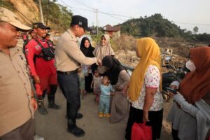 Menko AHY Tinjau Ulang Desa Lubuk Sidup, Pastikan Pemulihan Infrastruktur dan Kebutuhan Warga