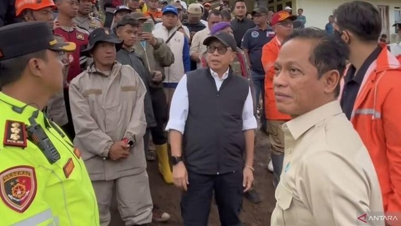 Longsor Cisarua: Menteri LH Turunkan Tim Ahli, Soroti Dampak Urbanisasi Masif Longsor Cisarua: Menteri LH Turunkan Tim Ahli, Soroti Dampak Urbanisasi Masif