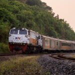 Aksi Lempar Batu ke KA Jayakarta Premium, Kaca Pecah, 4 Bocah di Nganjuk Diamankan