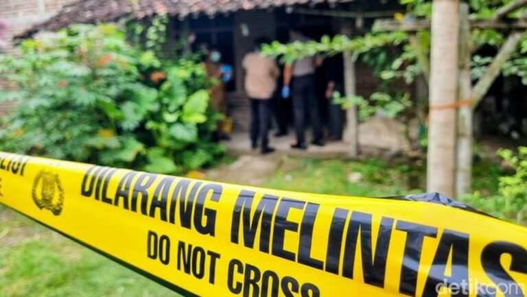 Wanita Paruh Baya Ditemukan Tewas Bersimbah Darah di Ponorogo, Sang Anak Hilang Misterius