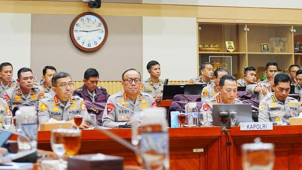 DPR Tetapkan 8 Poin Reformasi Polri, Tegaskan Lembaga Tetap di Bawah Kendali Presiden