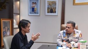 Aksi Heroik Sopir Truk di Tol Japek Berbuah Penghargaan dari Kakorlantas Polri