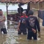 Banjir 1 Meter Rendam Ratusan Rumah di Serang, Warga Mengungsi ke Masjid dan Sekolah