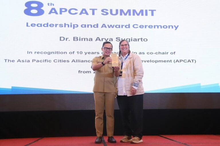 Bima Arya Diganjar Penghargaan APCAT untuk Pengendalian Tembakau di Asia Pasifik