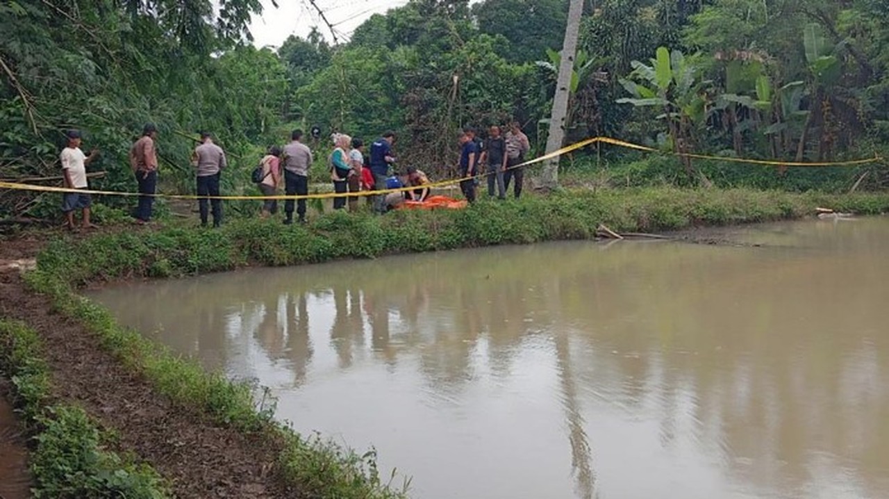 Mayat Bayi Perempuan Ditemukan Mengambang di Empang Bogor, Polisi Lakukan Penyelidikan Mendalam