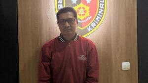 Oknum ASN Gresik Ditangkap, Lempar Batu ke Bus Trans Jatim Hingga Pecahkan Kaca