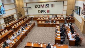 Guru Tersangka Kekerasan Anak di Jambi Ngadu ke Komisi III DPR, Minta Perlindungan