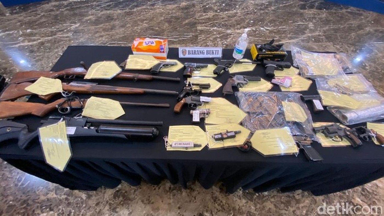 Gudang Senpi Rakitan Dibongkar di Sumedang, Polisi Sita Revolver dan Senjata Laras Panjang