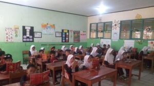 Ahli Waris Buka Segel SDN Gerendong 1 Pandeglang, Siswa Kembali Belajar di Sekolah