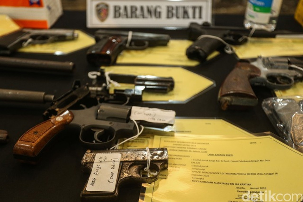 Sindikat Senjata Api Rakitan Sumedang Beroperasi Online, Jual Senpi Seharga Jutaan Rupiah