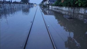 Banjir Pekalongan Lumpuhkan Jalur Kereta Api, 82 Perjalanan Dibatalkan