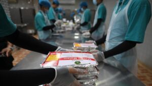 Wamenhaj Ungkap Biaya Makan Jemaah Haji Turun, Gramasi Nasi dan Lauk Naik Signifikan