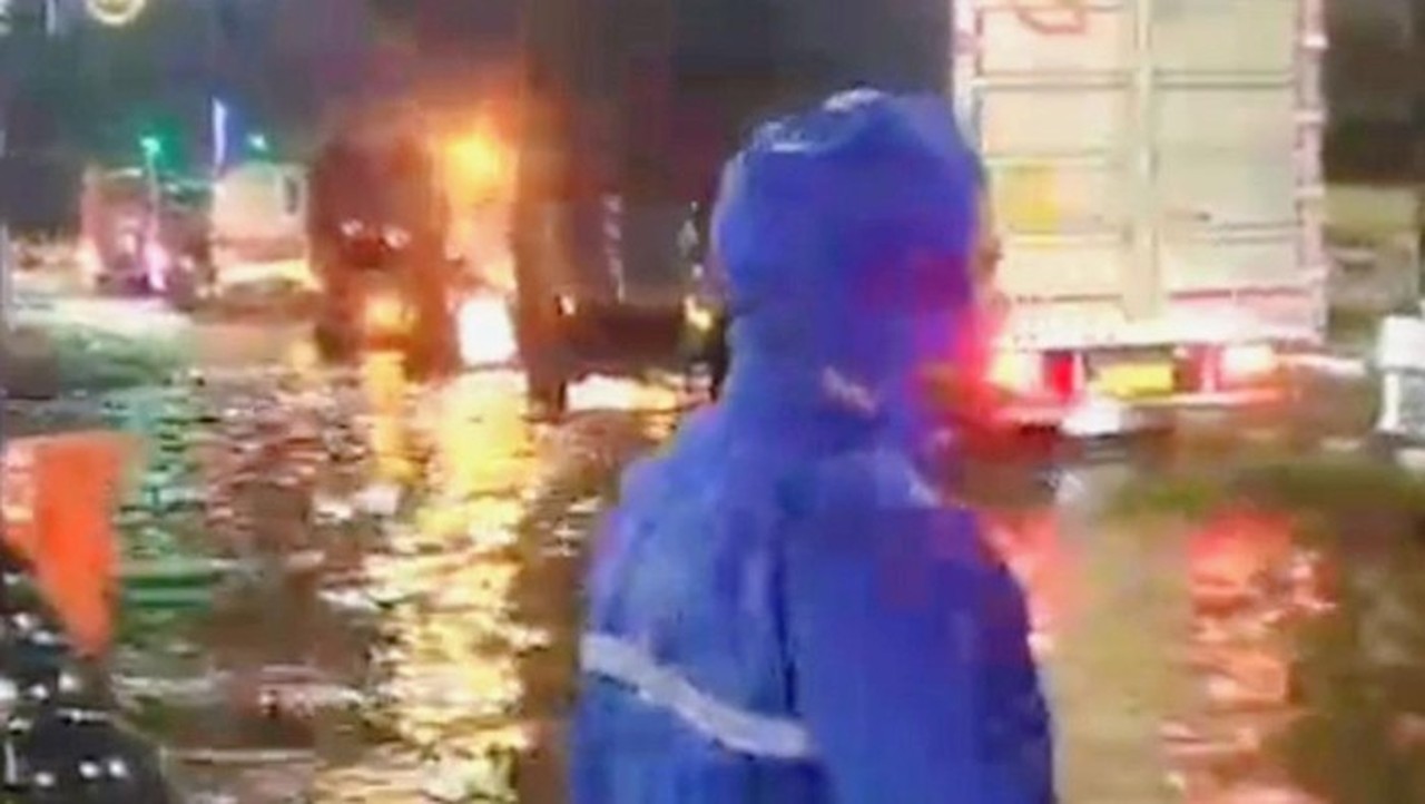 Banjir Situbondo Meluas ke Jalur Pantura, Arus Lalu Lintas Terganggu