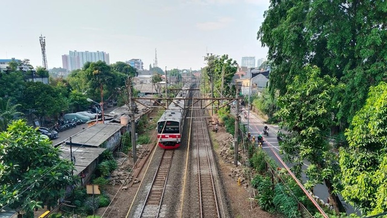 Gangguan Tiang Listrik Aliran Atas Lumpuhkan KRL Green Line Tanah Abang-Rangkasbitung Pagi Ini