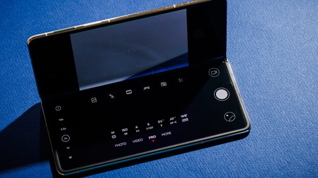 Kamera Canggih yang Dibawa oleh HUAWEI Mate X7. Foto: Fstoppers