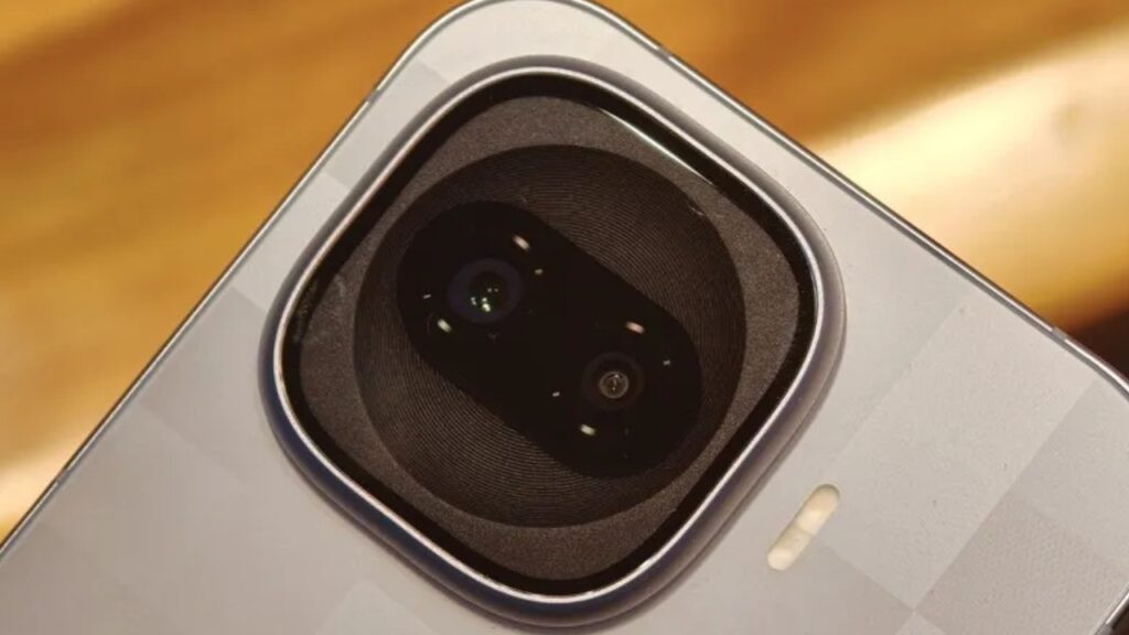 Kamera utama iQOO 15R beresolusi 50MP. Foto: Gizmologi