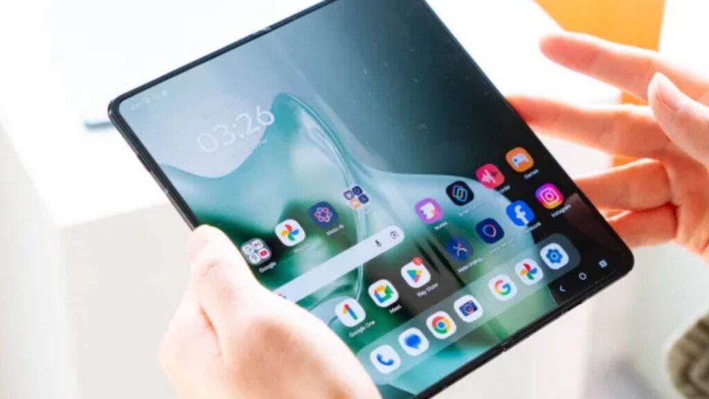 Desain Premium Motorola Razr Fold. Foto: 9To5Google