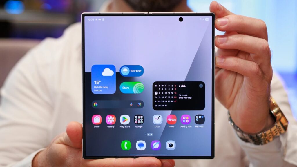 Galaxy Z Fold 8 memiliki baterai 5.000 mAh, naik 13% dari seri sebelumnya. Foto: Phone Arena