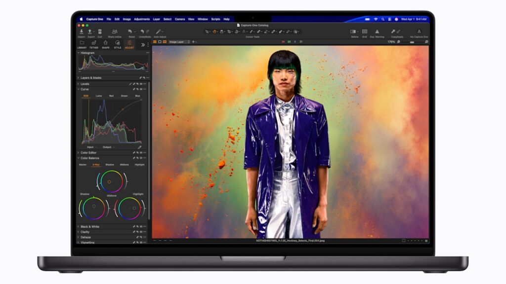 MacBook Pro M5 memiliki peningkatan kinerja CPU hingga 30 persen. Foto: Apple