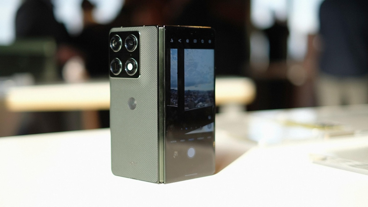 Motorola Razr Fold Debut di MWC 2026, Tawarkan Layar Terang, Baterai Jumbo, Kamera Canggih