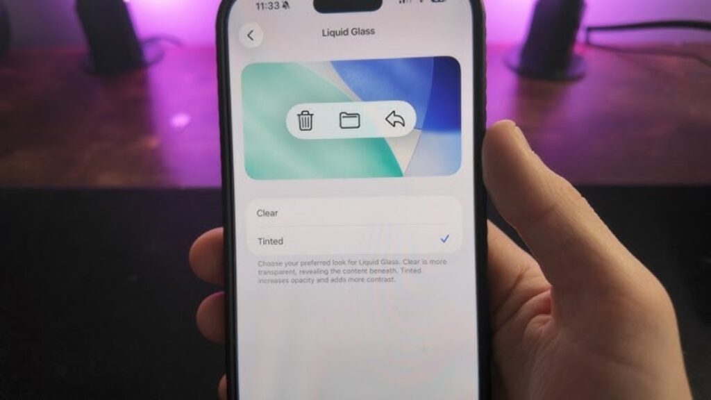 Pengaturan untuk mengubah intensitas liquid glass pada iOS 26.4. Foto: Youtube/How to Online