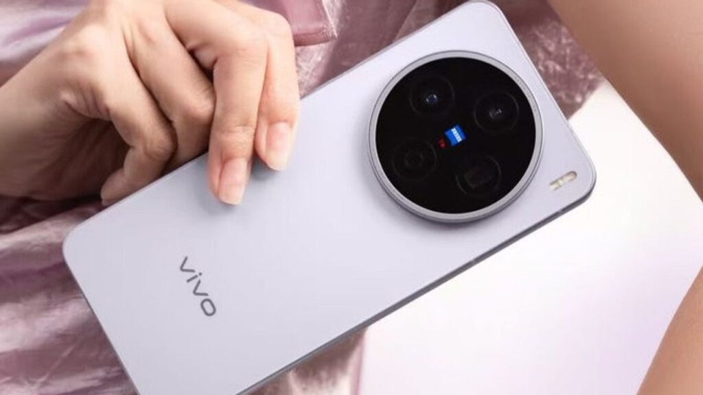 Vivo X300s hadir dengan kamera Zeiss. Foto: X/@TechHome100